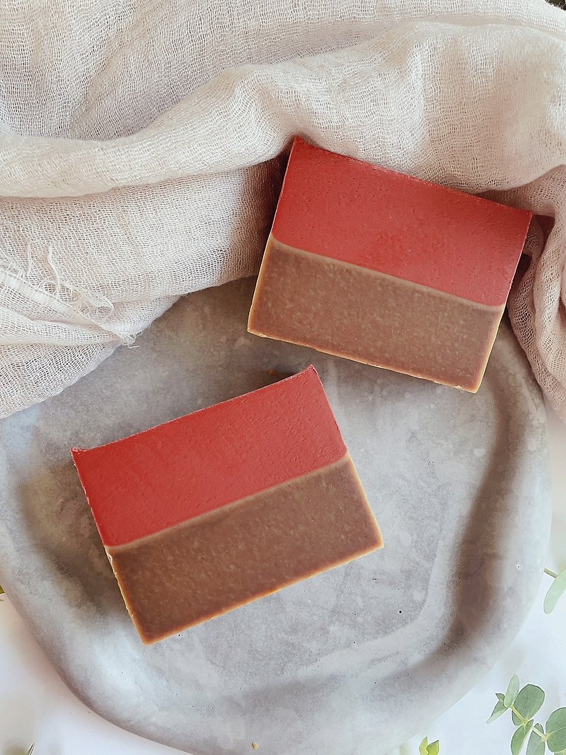 【Handmade Soap】Pingan powder/wormwood powder/rosehip/red ore mud powder Chinese herbal soap - Soap - Other Materials Brown