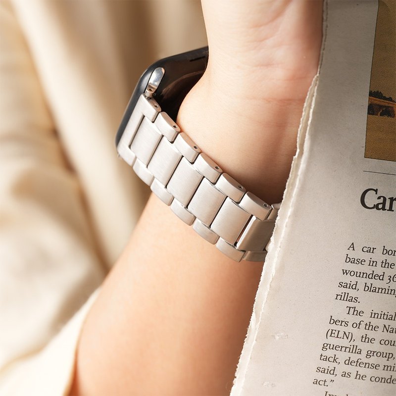 Apple watch - 鈦金屬 蘋果專用錶帶 - 錶帶 - 其他金屬 銀色