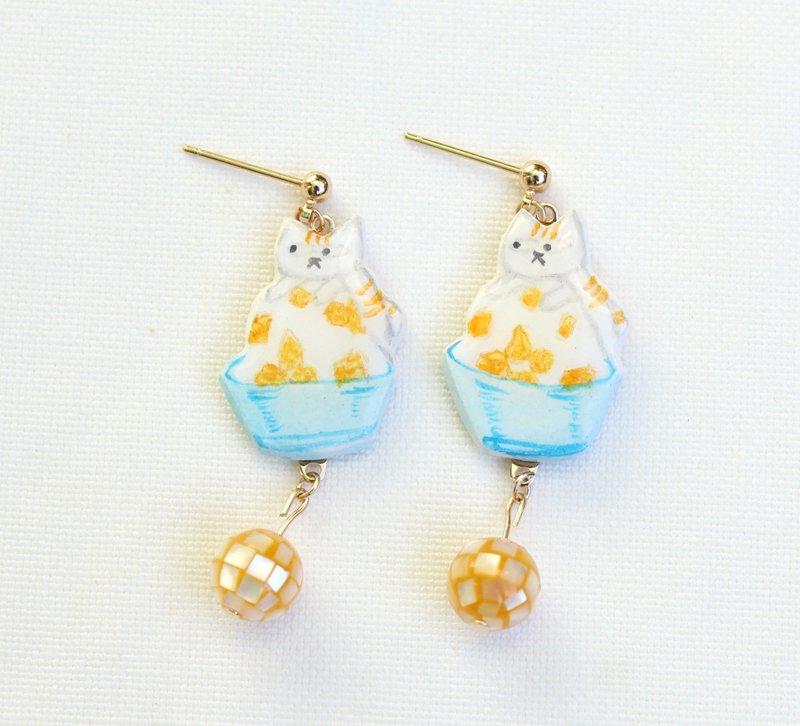 Mango Ice Cat Earrings / Taiwanese Snacks / Clip-On/ Hand-painted / Animal Hand-made - Earrings & Clip-ons - Clay Yellow