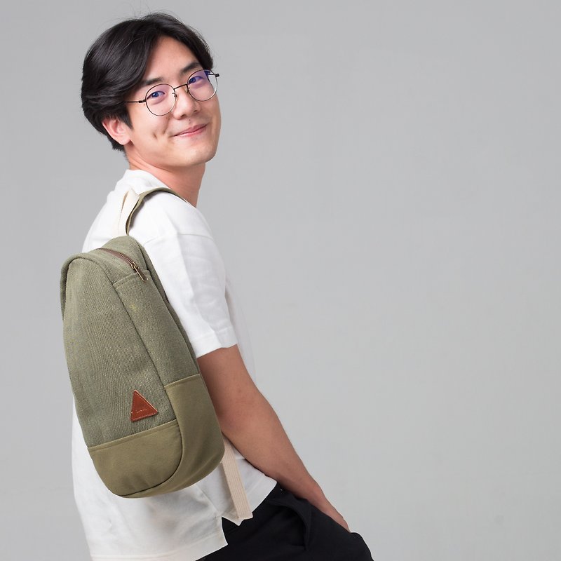 JUN Olive Green Rustic Canvas Mini Shoulder Bag Shoulder Bag Shoulder Bag - 背囊/背包 - 棉．麻 綠色