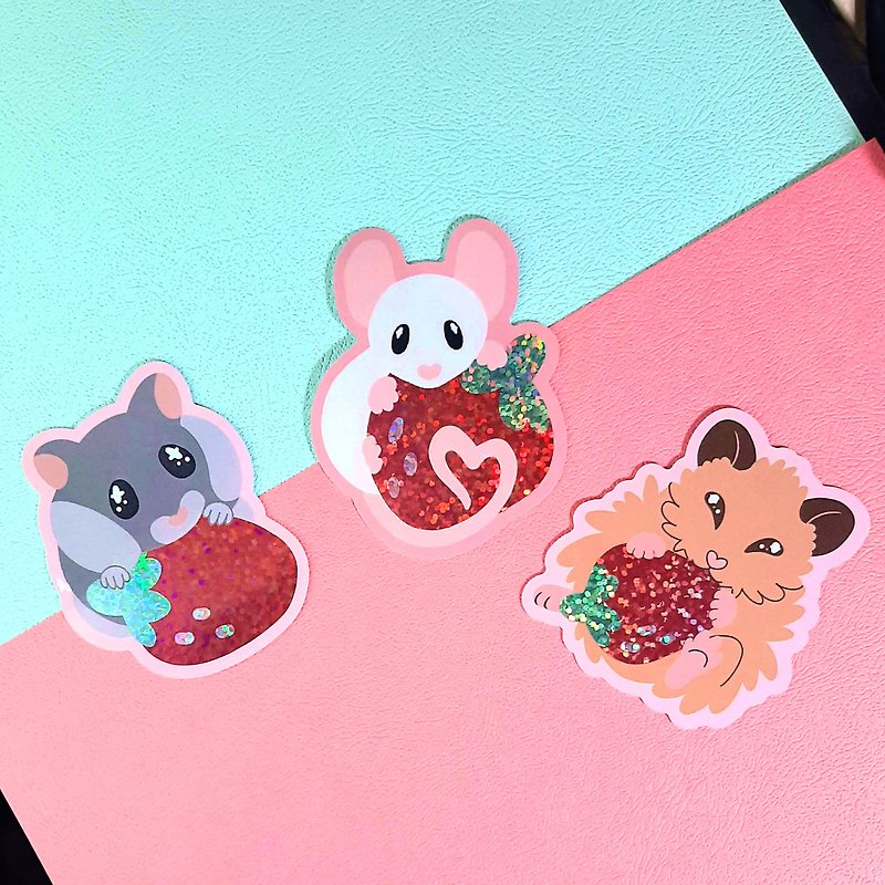 Cute Hamster and Mouse with Strawberry Holographic Stickers 3-Pack - สติกเกอร์ - กระดาษ สีแดง