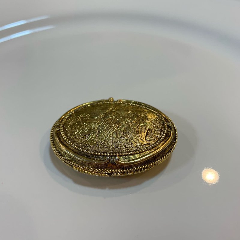 Vintage Max Factor Art Nouveau Engraved Balm Box - อื่นๆ - โลหะ 