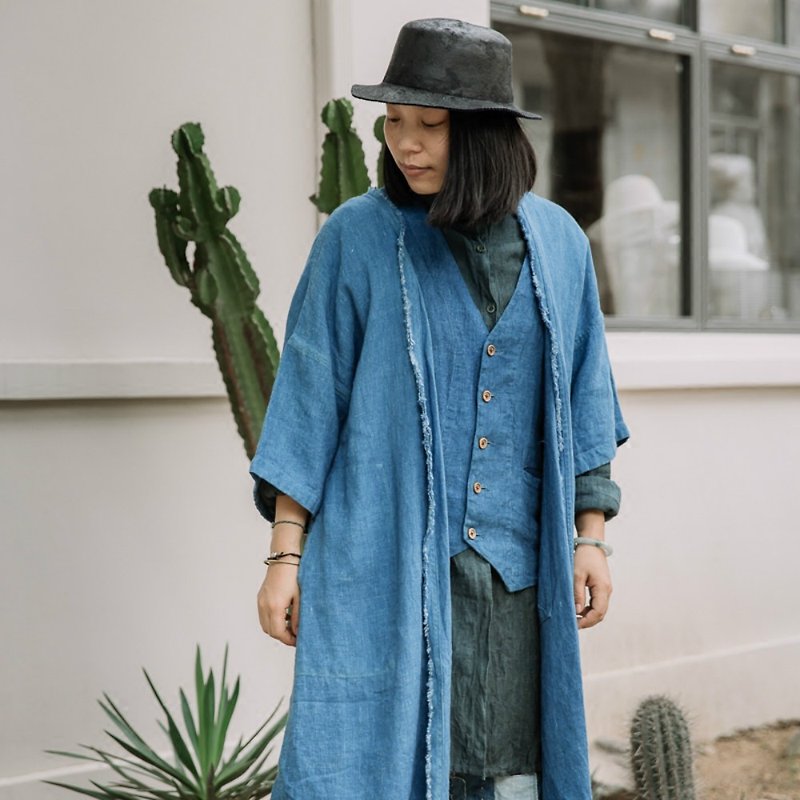 Lilian | Natural blue dyed plants dyed men and women with the same hemp long coat pull the wind big robe - Women's Blazers & Trench Coats - Cotton & Hemp Blue