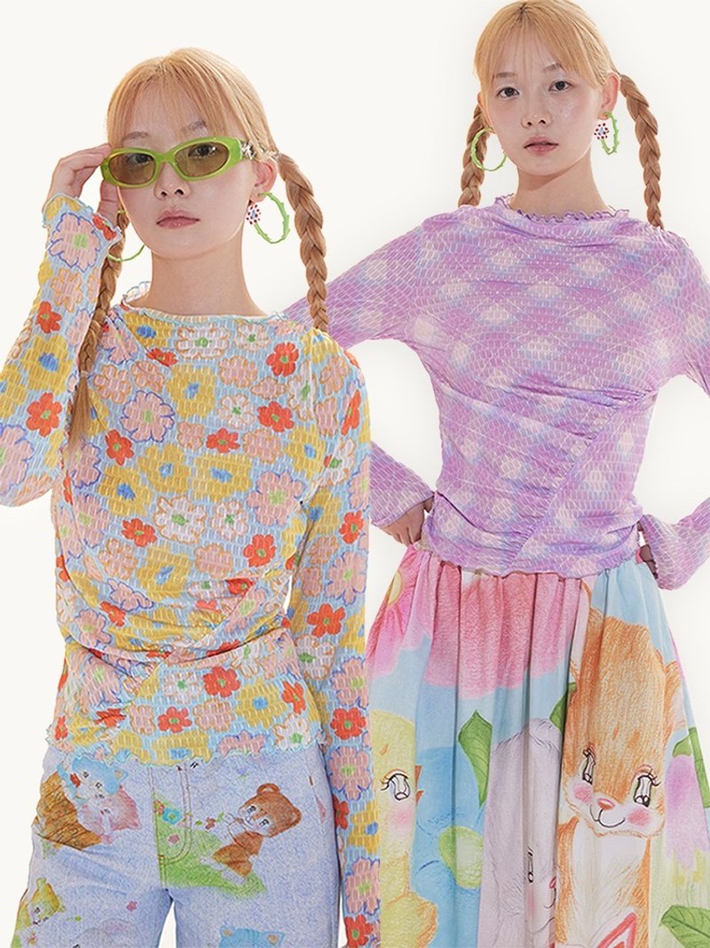 アウトレット品　重ね着に最適な、2 色の手描きの花柄チェック柄のシワ加工メッシュボトムシャツ - 女 T 恤 - 聚酯纖維 紫色