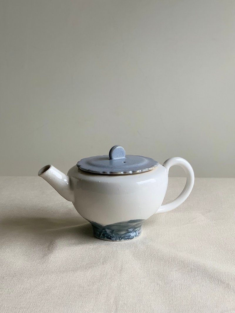 Monday Blue - Teapot