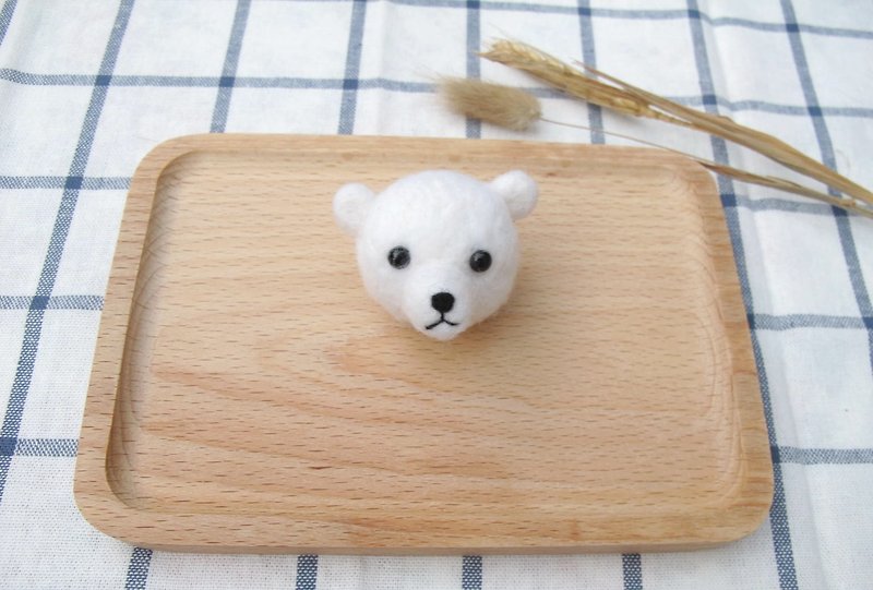 Needle Felt Animal Polar Bear Brooch - เข็มกลัด - ขนแกะ ขาว