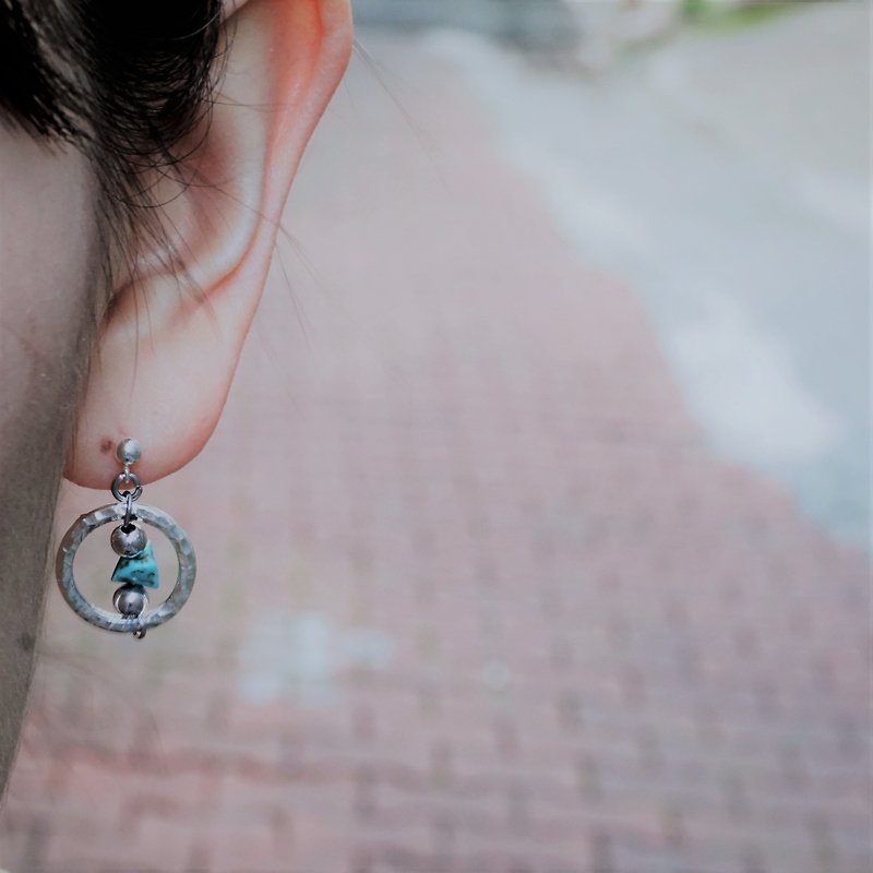 << Confidence Aperture - Turquoise>> Natural Stone Dangle Earrings in Sterling Silver - ต่างหู - เครื่องประดับพลอย สีน้ำเงิน