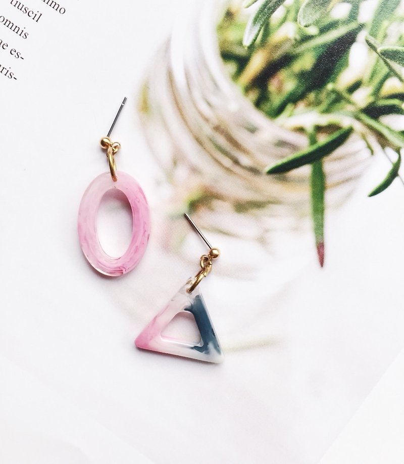 La Don - 幾何三角橢圓 - 粉灰   耳針/耳夾 - 耳環/耳夾 - 樹脂 粉紅色