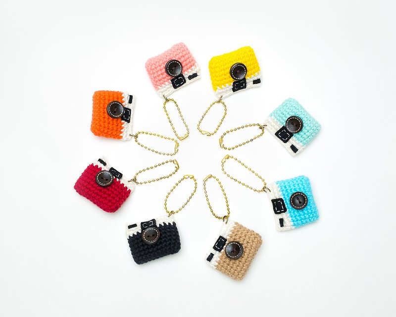 The Vintage Camera Crochet Keychain - 鑰匙圈/鎖匙扣 - 其他材質 多色