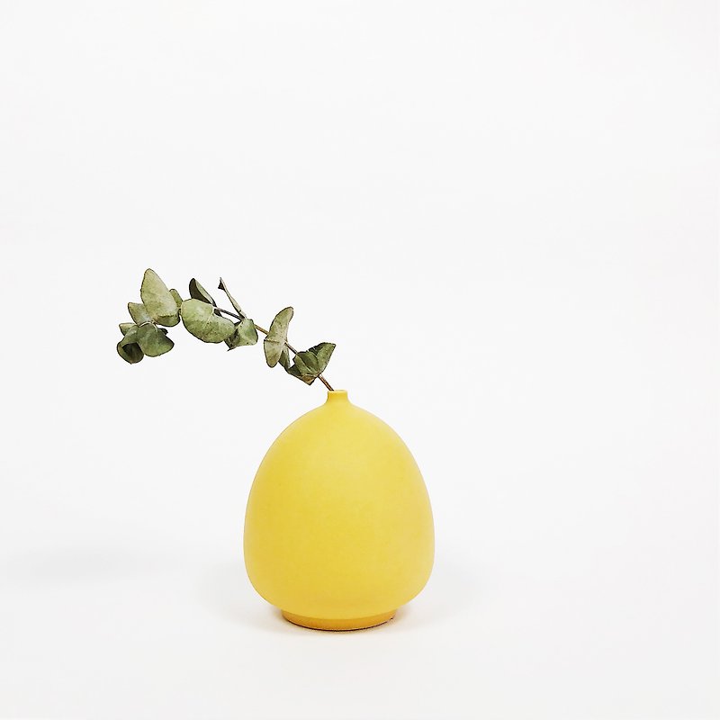 北欧のシンプルな手彩色つや消しの花 - 卵黄 - 花瓶・植木鉢 - 磁器 オレンジ