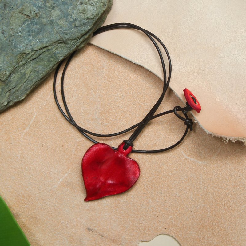 Represent your hearth by Hearty Pendent /Leather jewelry / Gift for her - 項鍊 - 真皮 多色