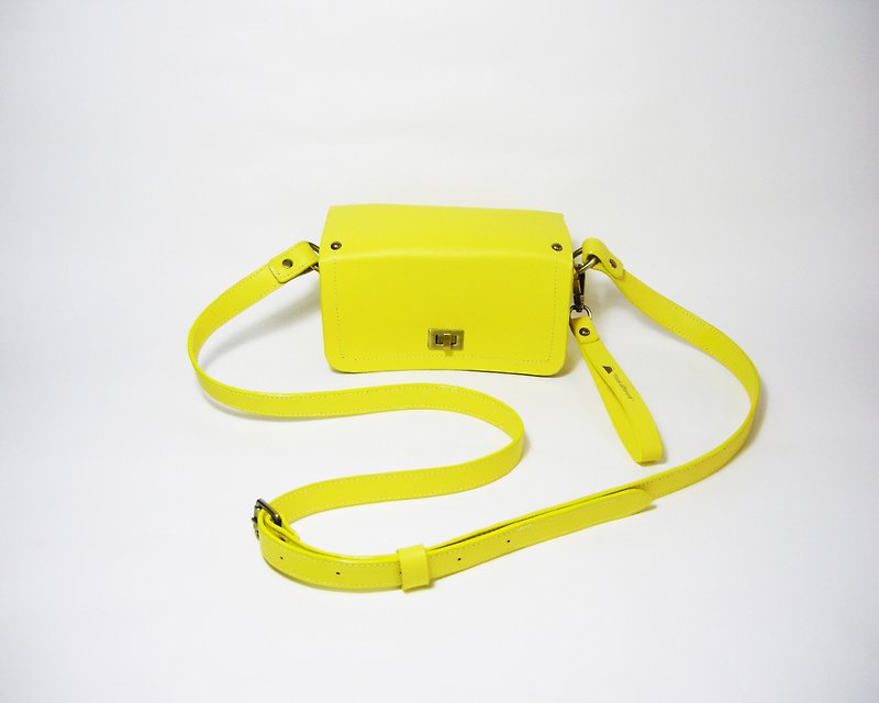 ● Fuji mountain square leather bag (yellow leather) (side backpack, shoulder bag) __ made zuo zuo handmade leather Fuji Ray Steel - Messenger Bags & Sling Bags - Genuine Leather Yellow