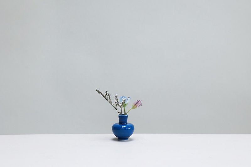 ハンドメイドのオリエンタル美的セラミックミニ花器-つぼみ - 花瓶・植木鉢 - 磁器 パープル