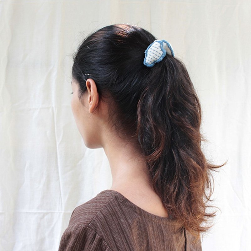 linnil: Double Cloud hair band / hand stitch / elastic - เครื่องประดับผม - ผ้าฝ้าย/ผ้าลินิน สีน้ำเงิน