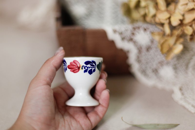 [Good day fetish] Netherlands vintage hand-painted botanical ceramic egg cup / leaf / pattern / pine cone - ของวางตกแต่ง - เครื่องลายคราม 