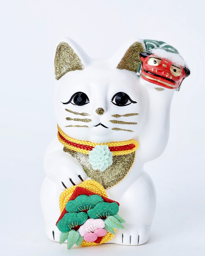 Lion dance rim lucky cat - Items for Display - Pottery White