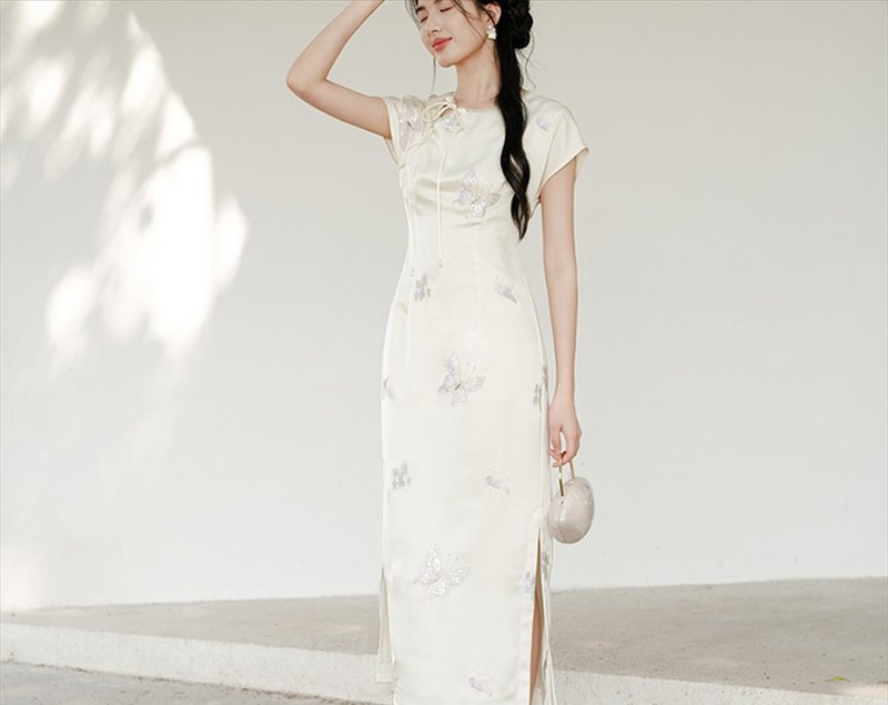 【杏白游】新中式復古中國風 刺繡開叉/修身洋裝 - 洋裝/連身裙 - 聚酯纖維 白色