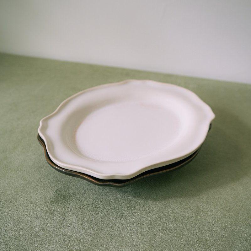 陶瓷 雲朵大盤 花形 米白/焦糖 Ceramic Plate - 盤子/餐盤/盤架 - 陶 白色