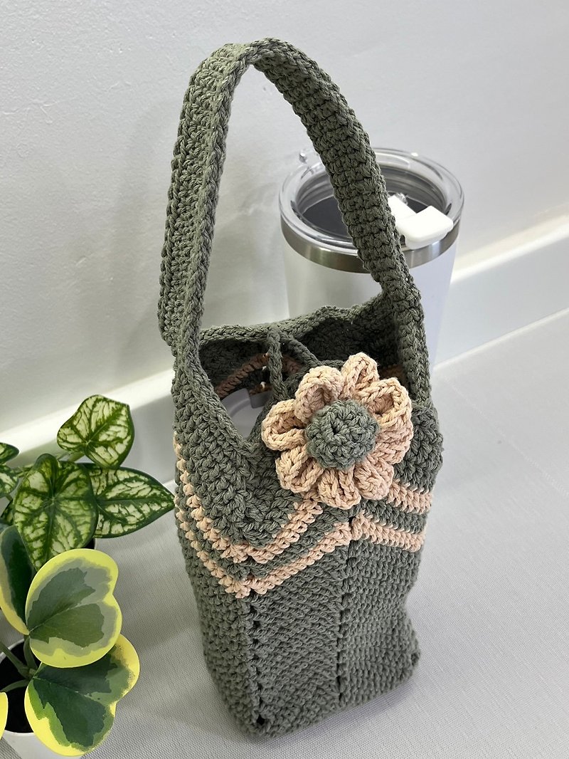 Olive Farrow&Ball Green Trumbler Bag with Flower, Crochet handicraft - Handbags & Totes - Cotton & Hemp Green