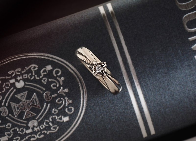 +閃耀十字星+流線單鑽戒 925純銀飾戒指 鑽色戒圍可訂製 - 戒指 - 純銀 銀色