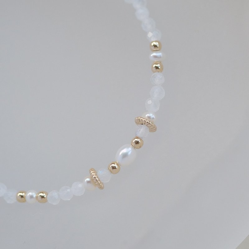 Small Gemstone Bracelet - Moonstone - สร้อยข้อมือ - เครื่องเพชรพลอย สีทอง