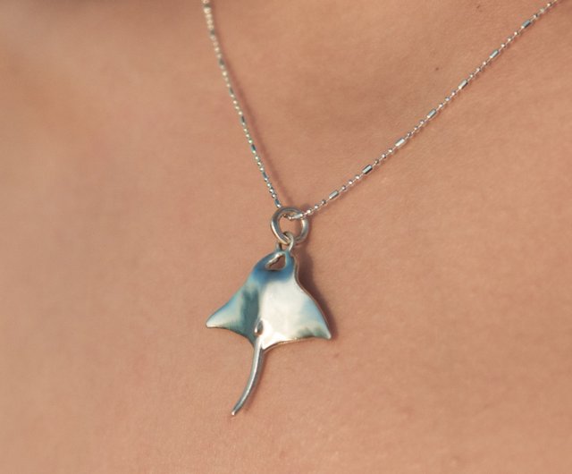 純銀ミニエイネックレス - ショップ nuanjewellery ネックレス - Pinkoi