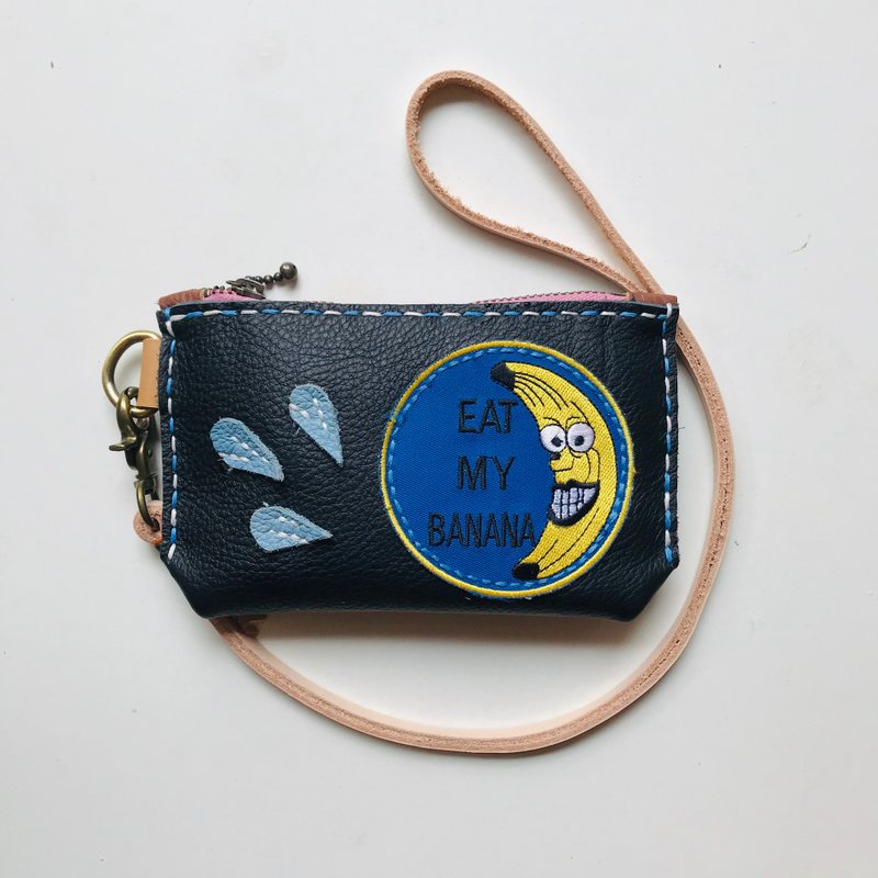 Eat My Banana Evil Fun Embroidery Patch Bag Genuine Leather Zipper Clutch Sniffing Leather Handmade - กระเป๋าสตางค์ - หนังแท้ สีดำ