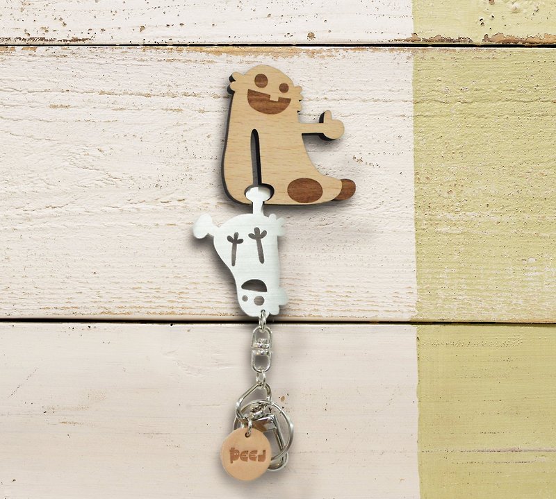 【Peej】'Hang in There' Wood and Stainless Steel Key Chain and Wall Hanger - Keychains - Other Metals Gray