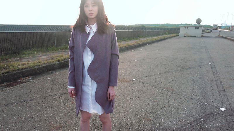 Cheryl 波浪大衣 - 外套/大衣 - 其他材質 紫色