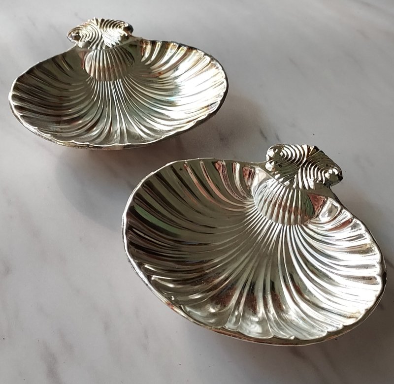 Old British Silver Bronze shell tray • Soap dish • Jewelry display tray Old and new - Other - Silver Silver