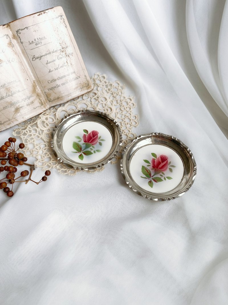 [Good Day Fetish] East Germany brought back a set of silverware-shaped rose pattern ceramic coasters - ที่รองแก้ว - เครื่องลายคราม ขาว