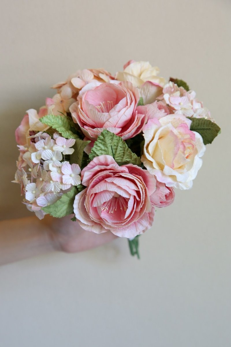 BS105 : ช่อดอกไม้เพื่อนเจ้าสาว สำหรับถือในงานแต่งงาน สีโอโรส - งานไม้/ไม้ไผ่/ตัดกระดาษ - กระดาษ สีส้ม