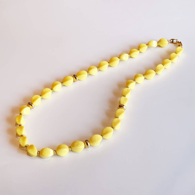 Napier 70s USA vintage plastic beads yellow necklace - 項鍊 - 塑膠 黃色