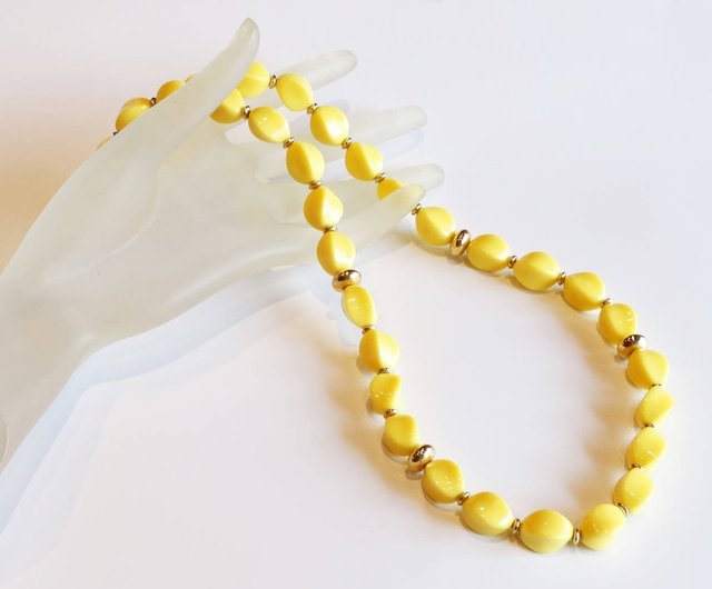 Napier 70s USA vintage plastic beads yellow necklace - Shop panic 