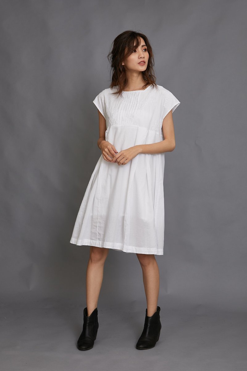 Eden embroidery dress-white-fair trade - ชุดเดรส - ผ้าฝ้าย/ผ้าลินิน ขาว