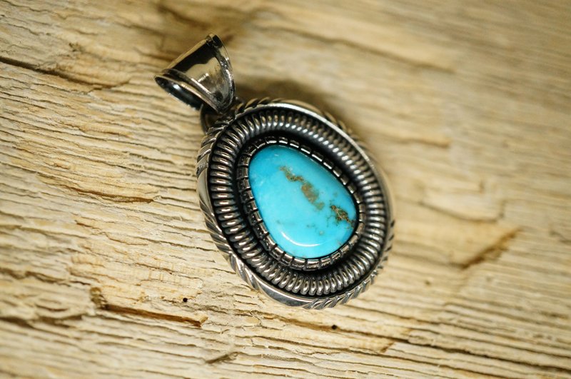 Natural Nevada Turquoise sterling silver Pendant Necklace, Royston Mine District - สร้อยคอ - เครื่องเพชรพลอย 