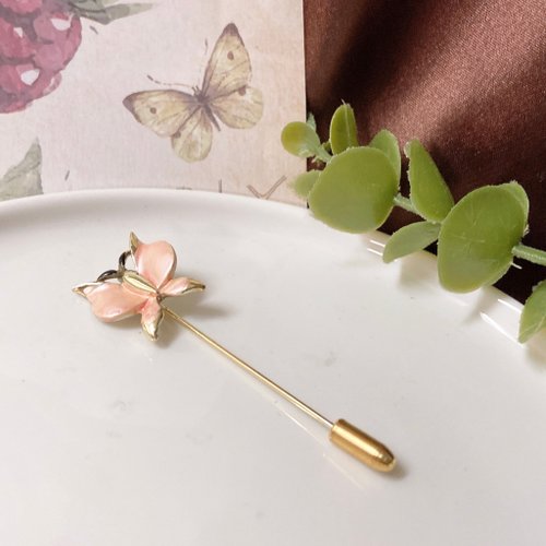 西洋アンティークジュエリー】ソフトピンクのエナメル工芸蝶の