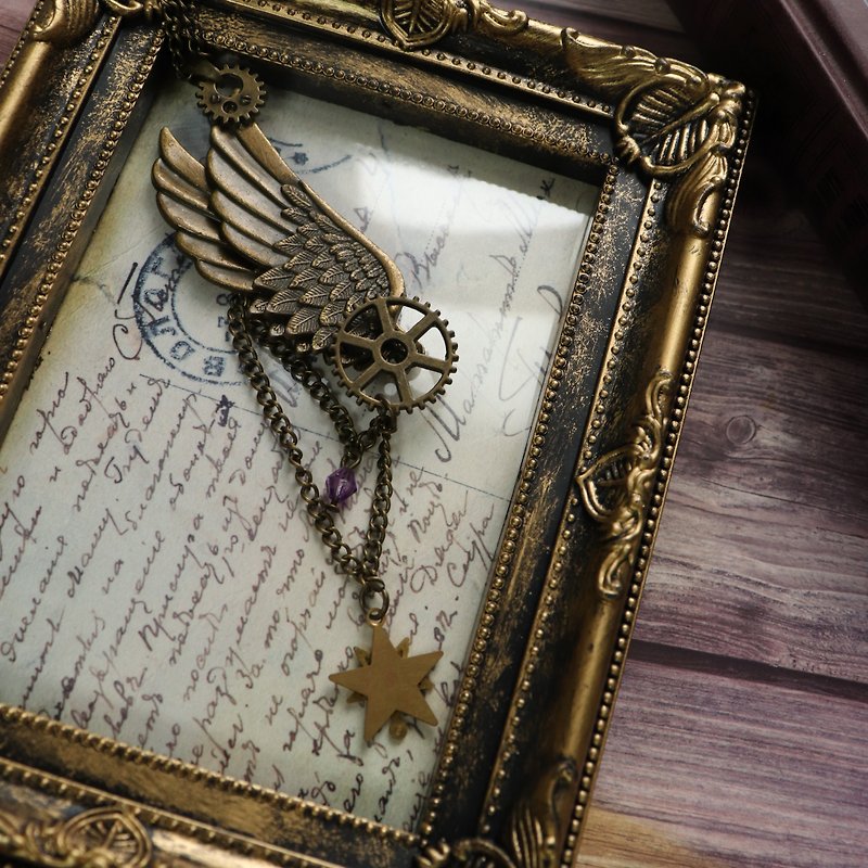 Star and Wing Steampunk Necklace - สร้อยคอ - โลหะ 