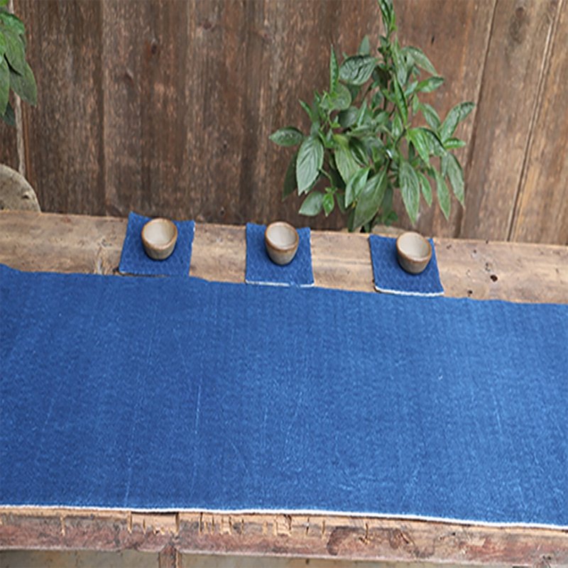 Yishanren | Hand-woven cloth, plant-dyed coarse cloth, hand-made double-layer tea mat, heat-insulating pad, blue-dyed nine-petal flower - ผ้ารองโต๊ะ/ของตกแต่ง - ผ้าฝ้าย/ผ้าลินิน 