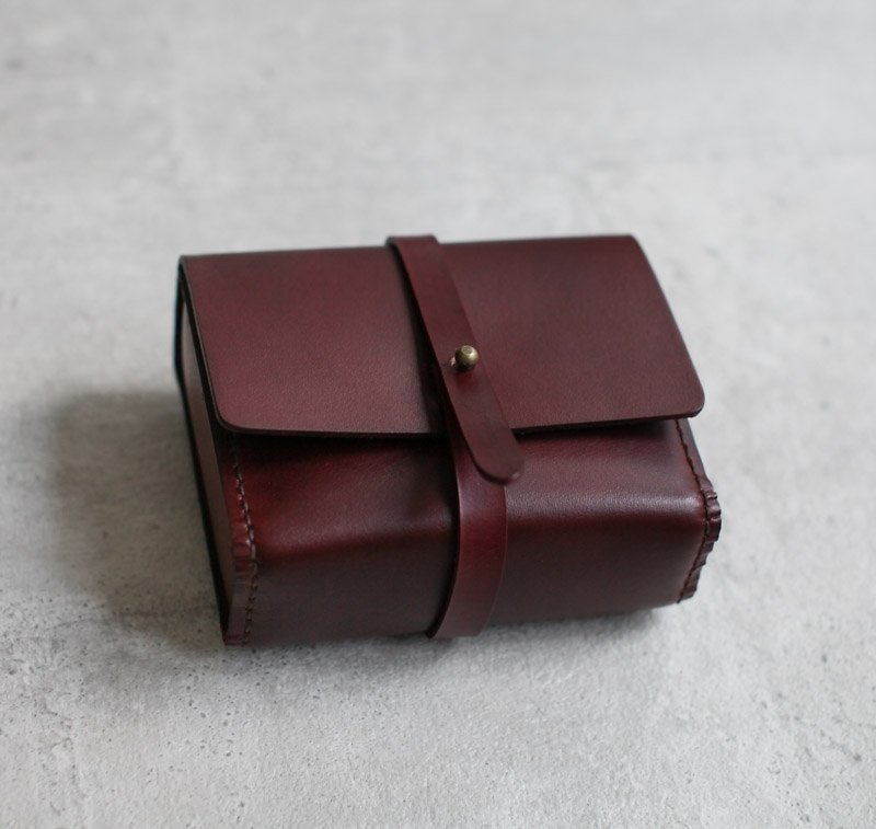 Burgundy vegetable leather camera pouch - กระเป๋ากล้อง - หนังแท้ สีนำ้ตาล