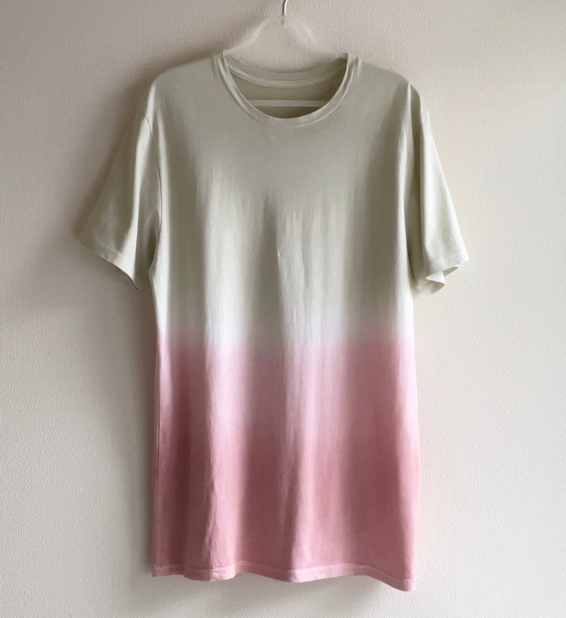 日本製 手染め Tropical Time 優しいグリーンとピンクに泥染したオーガニックコットンTシャツ Mud dyed organic cotton - 女 T 恤 - 棉．麻 粉紅色