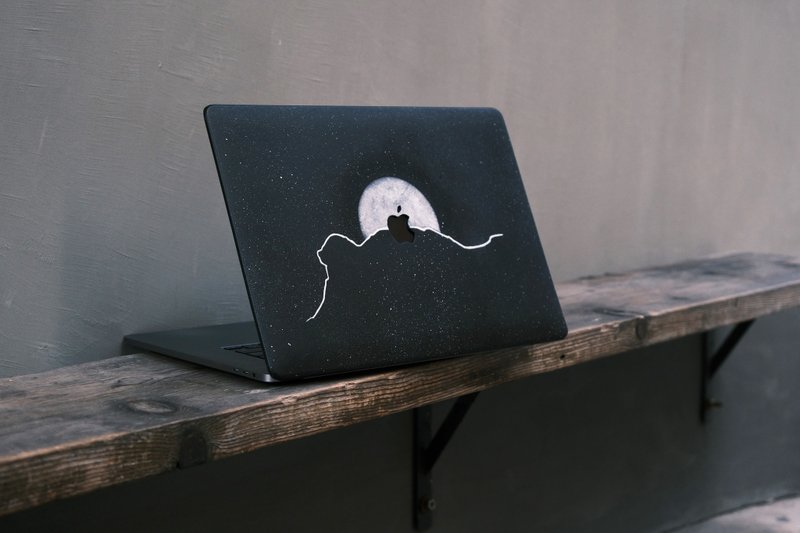 Lion Rock Spray Painting Macbook Case - Tablet & Laptop Cases - Faux Leather Black