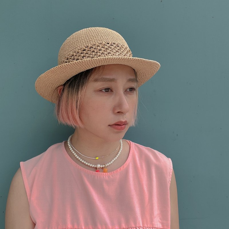 夏綠蒂Charlotte 手織草帽  奶茶草色 chokdee-muakdeedee - 帽子 - 其他材質 卡其色