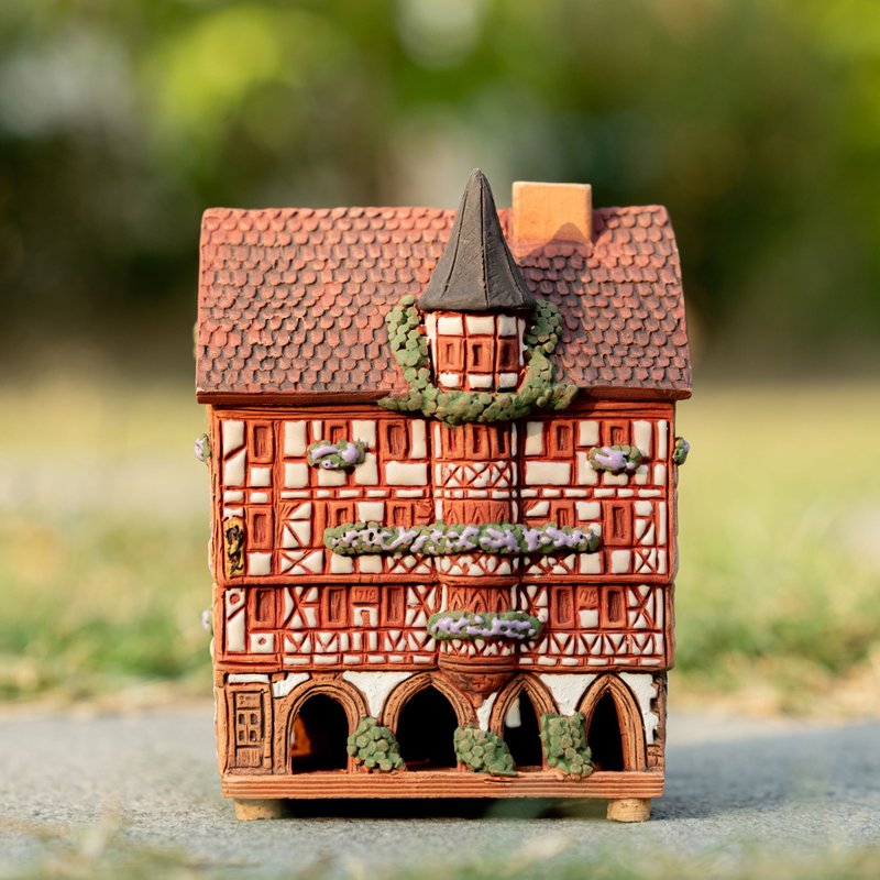 Mollenhauer House in Fulda, Germany 11cm high - Items for Display - Pottery 