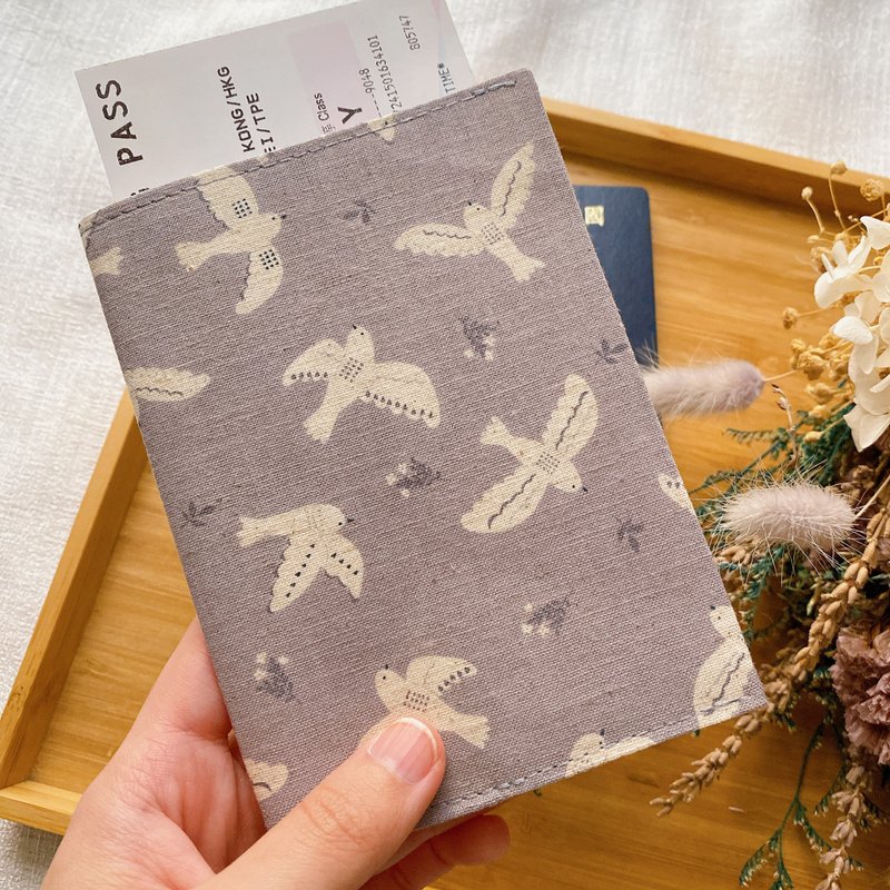 護照套 Passport Holder 護照夾 護照收納 飛翔白鳥款 - 護照夾/護照套 - 棉．麻 