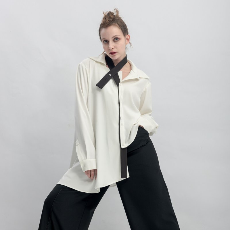 INF Asymmetric Cut Detachable Neckband Shirt - เสื้อเชิ้ตผู้หญิง - เส้นใยสังเคราะห์ ขาว