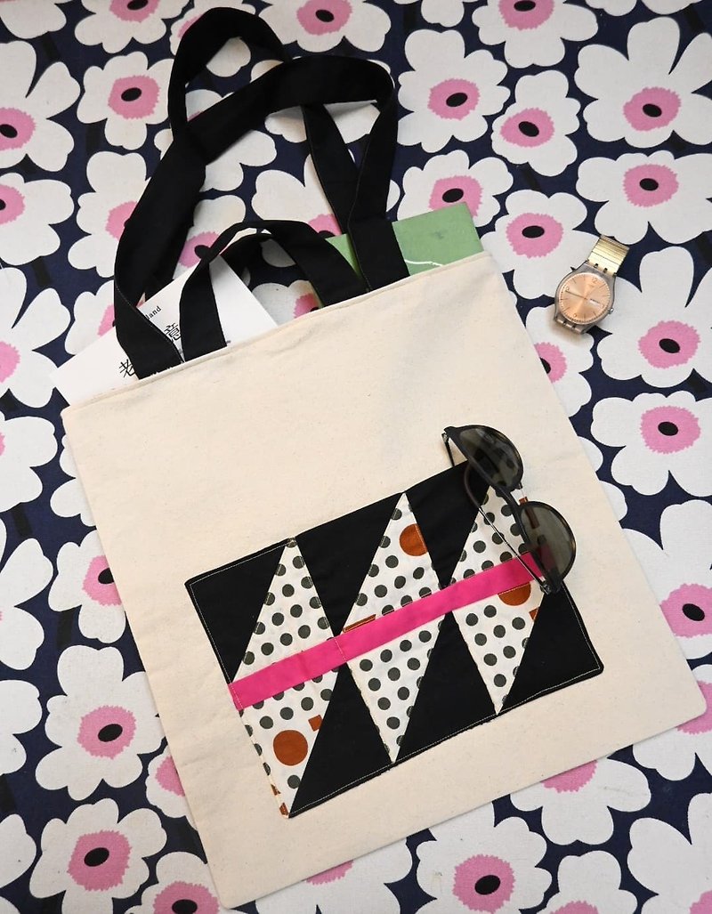 Geometrical Patterns Rock Tote Bag:  black and pink - กระเป๋าถือ - ผ้าฝ้าย/ผ้าลินิน หลากหลายสี