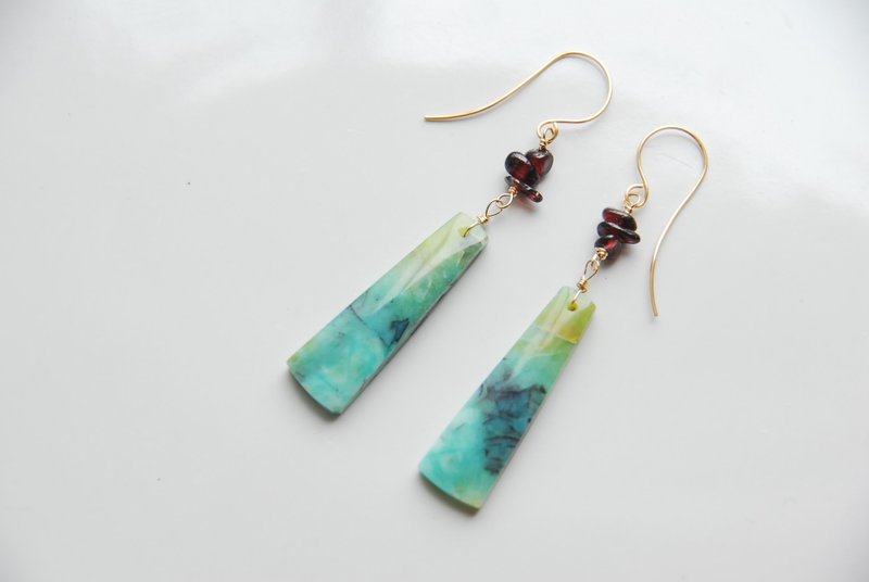 Opalized wood earrings with garnet 14kgf - Earrings & Clip-ons - Semi-Precious Stones Blue