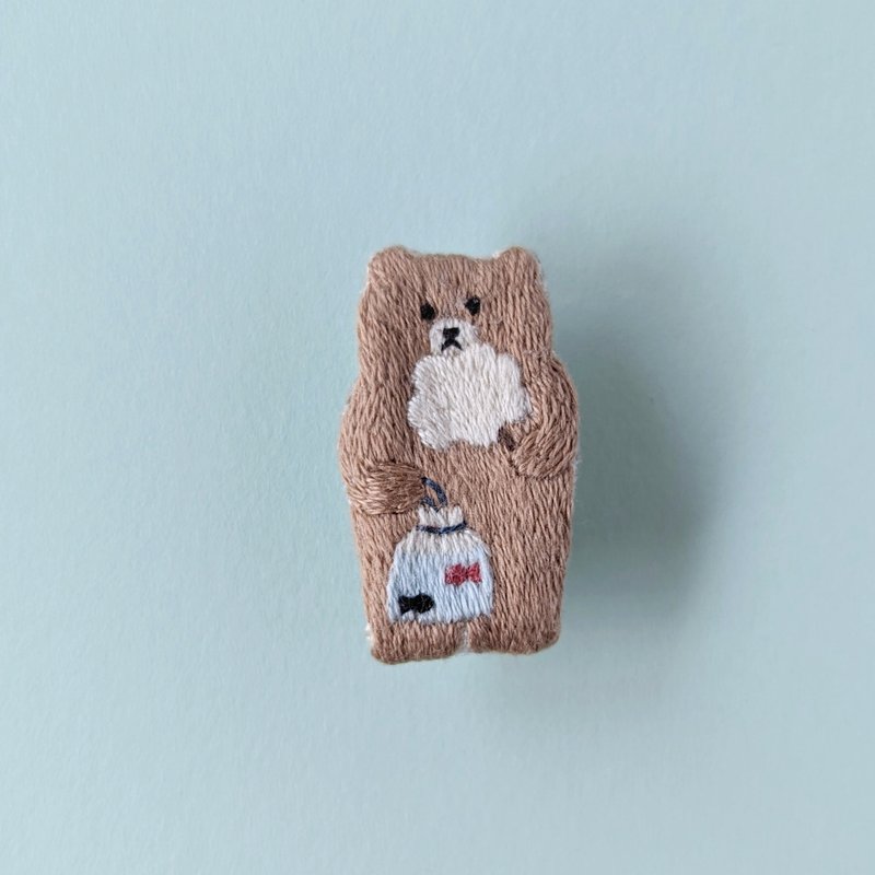 Summer festival bear brooch - Brooches - Thread Brown