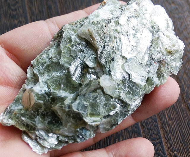 マイカグリーン造岩鉱物 天然鉱石 ブラジル産 原石 - ショップ